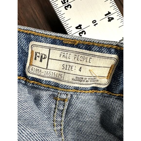 Free People Denim Mini Skirt Embellished Bling Light Wash Distressed‎ Women's 4 - Picture 5 of 6